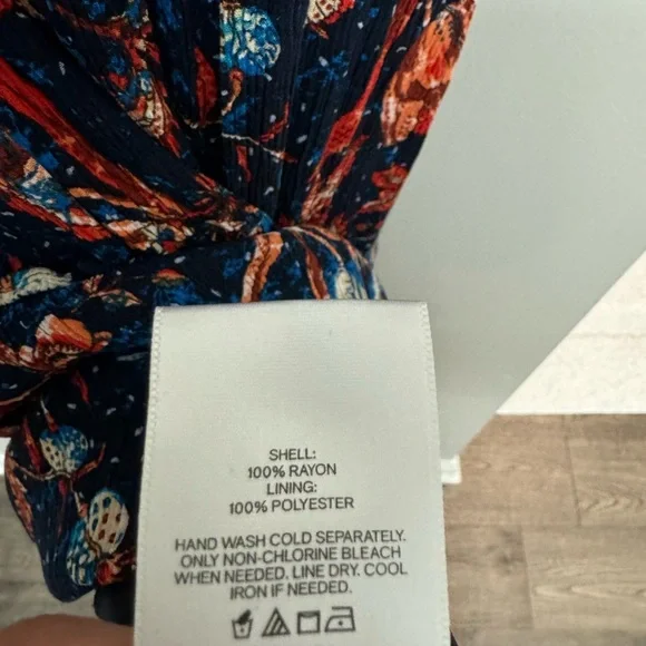 Express Paisley Print Dress - Picture 4 of 4